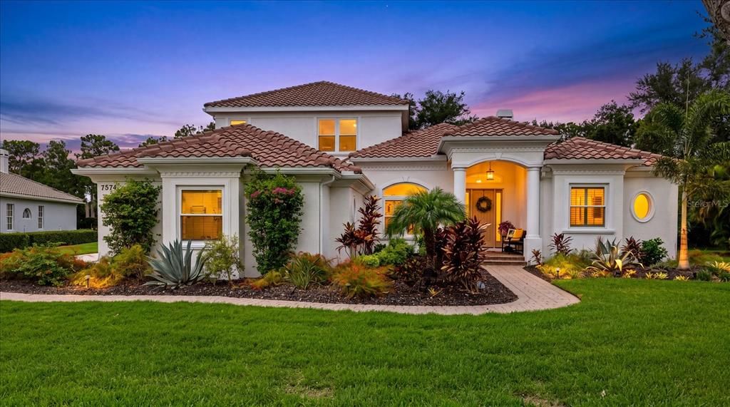 En Venta: $1,350,000 (4 camas, 3 baños, 3578 Pies cuadrados)