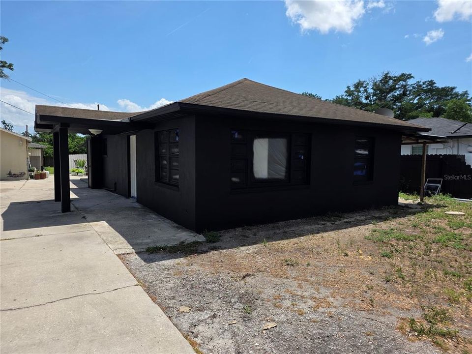 For Rent: $1,800 (2 beds, 1 baths, 300 Square Feet)
