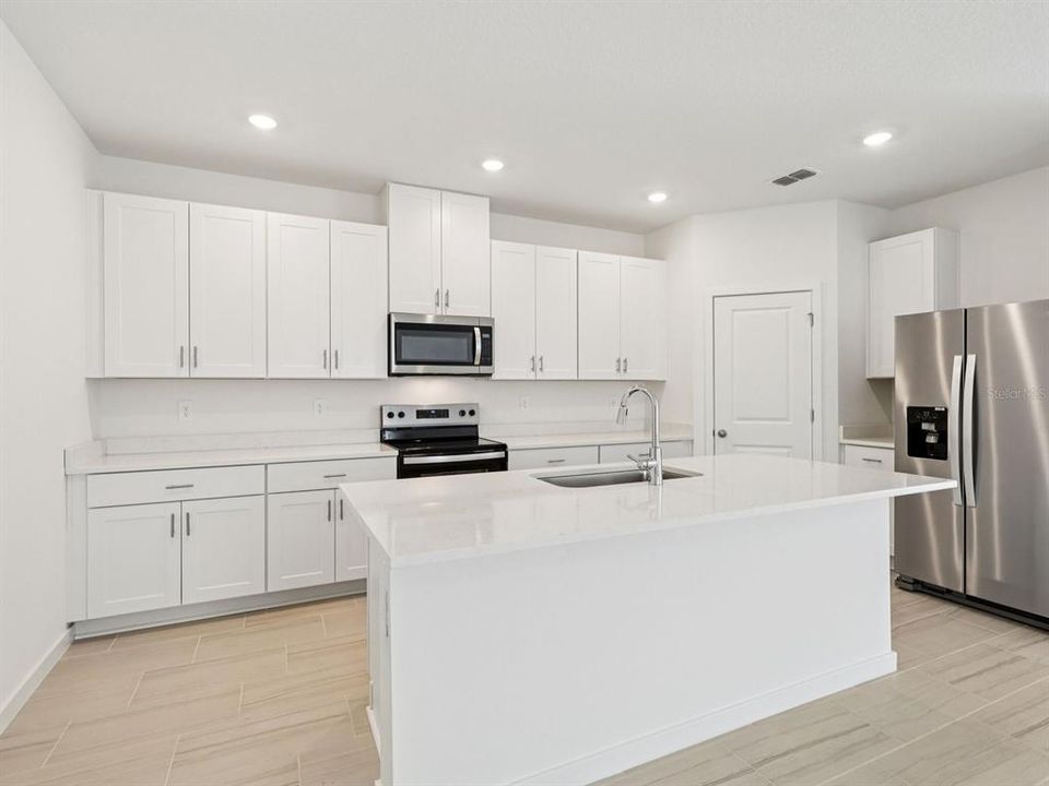 Activo con contrato: $294,990 (3 camas, 2 baños, 1483 Pies cuadrados)