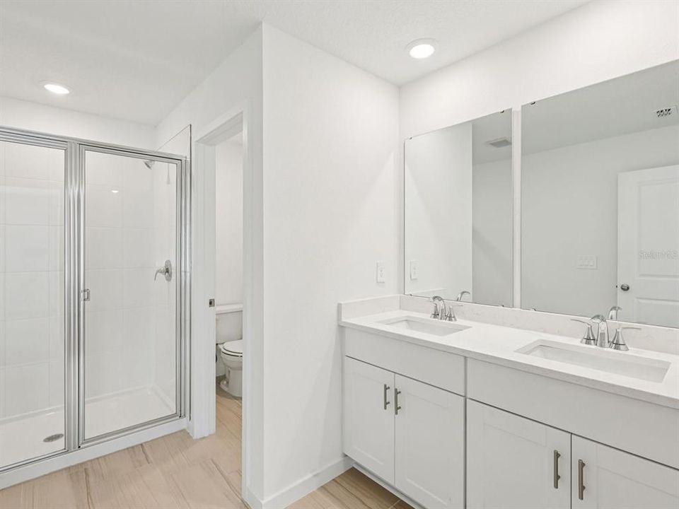 Activo con contrato: $294,990 (3 camas, 2 baños, 1483 Pies cuadrados)