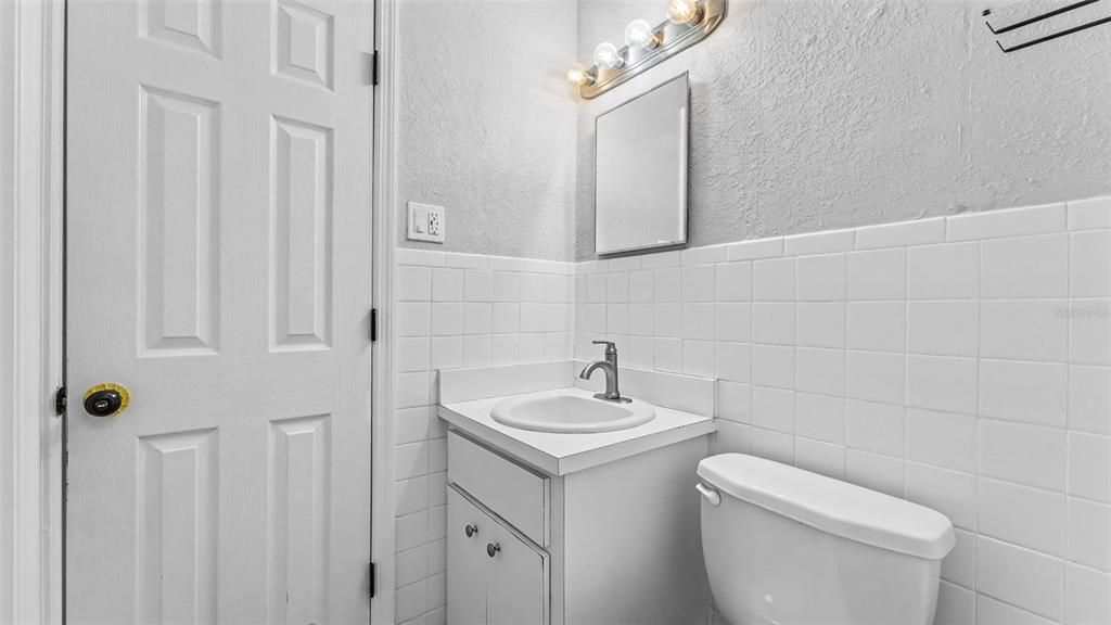 На продажу: $295,000 (3 спален, 1 ванн, 1190 Квадратных фут)