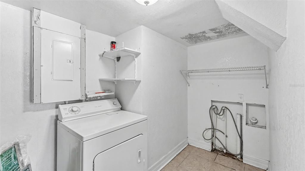 На продажу: $295,000 (3 спален, 1 ванн, 1190 Квадратных фут)
