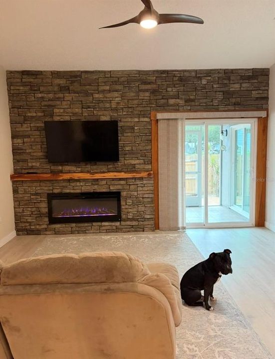 En Venta: $285,000 (3 camas, 2 baños, 1350 Pies cuadrados)