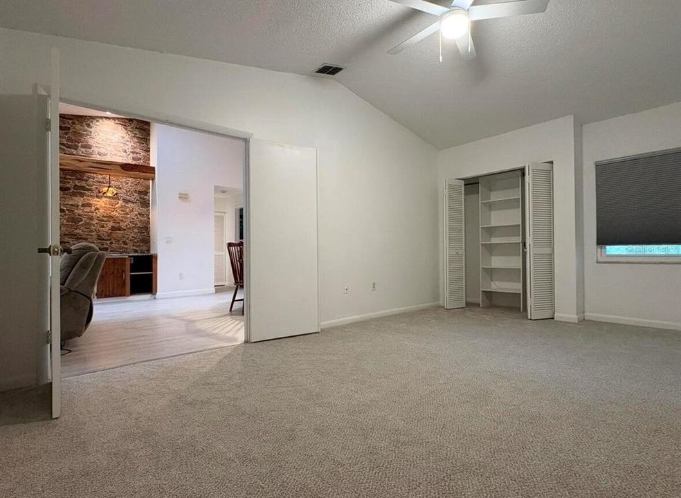 En Venta: $285,000 (3 camas, 2 baños, 1350 Pies cuadrados)