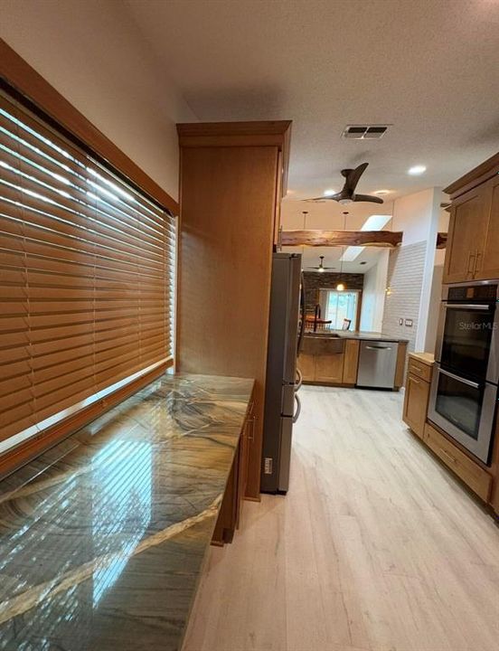En Venta: $285,000 (3 camas, 2 baños, 1350 Pies cuadrados)