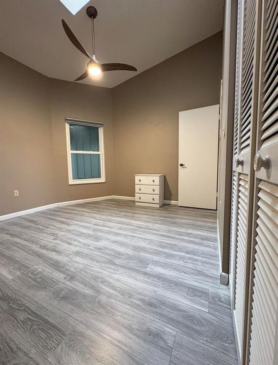 En Venta: $285,000 (3 camas, 2 baños, 1350 Pies cuadrados)