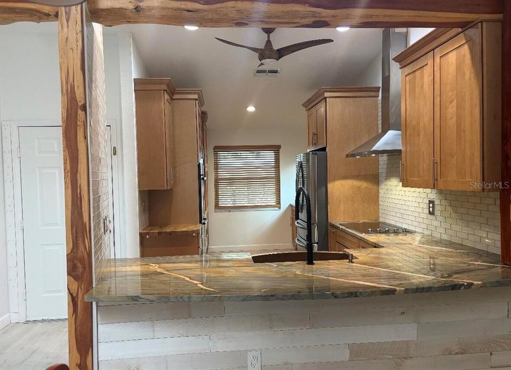 En Venta: $285,000 (3 camas, 2 baños, 1350 Pies cuadrados)