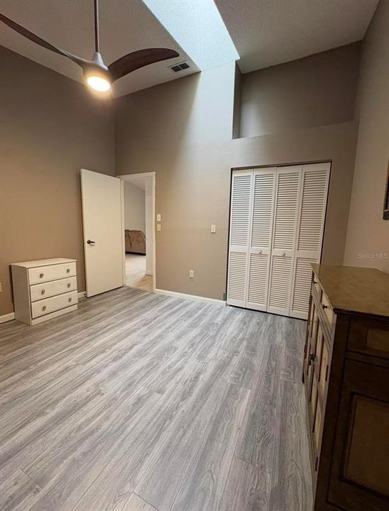 En Venta: $285,000 (3 camas, 2 baños, 1350 Pies cuadrados)