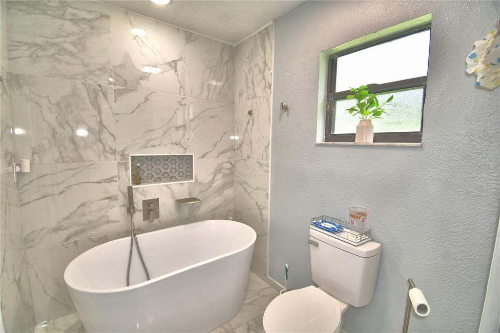 На продажу: $599,900 (4 спален, 2 ванн, 2218 Квадратных фут)