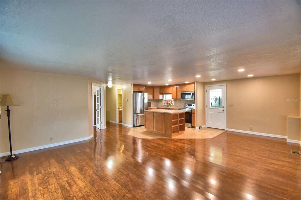 For Sale: $135,000 (2 beds, 2 baths, 1152 Square Feet)
