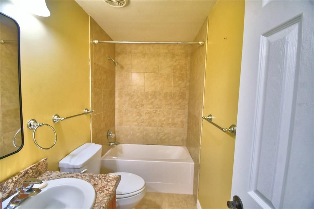 For Sale: $135,000 (2 beds, 2 baths, 1152 Square Feet)