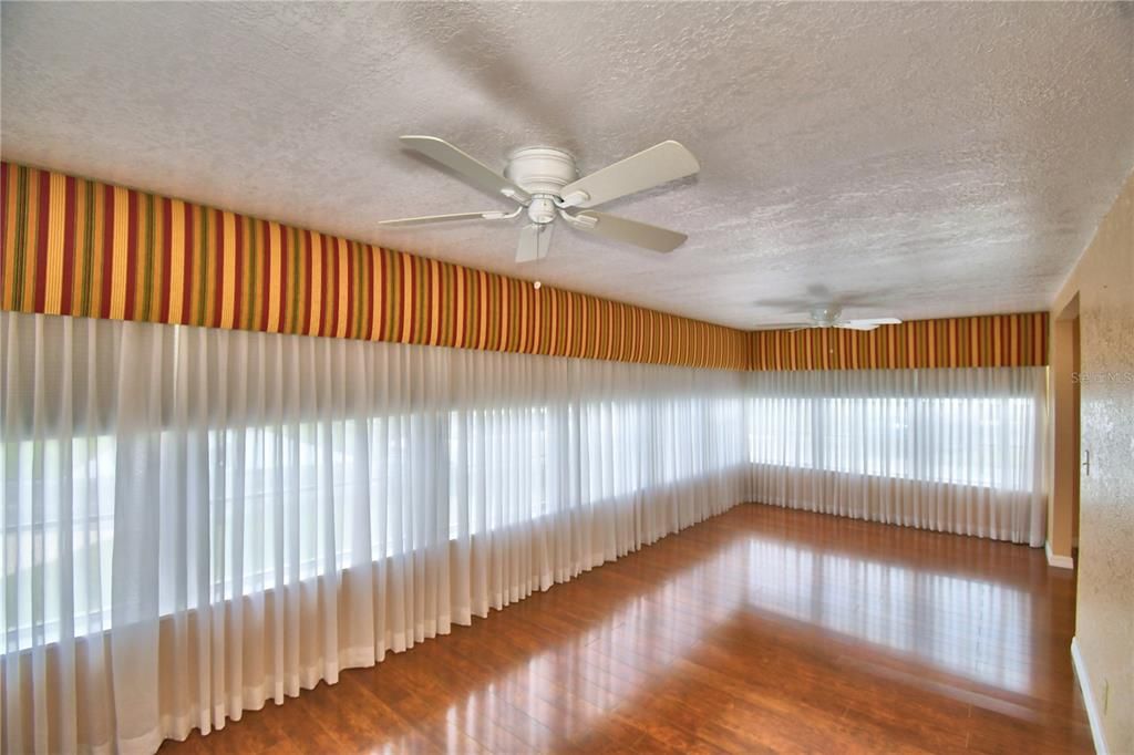 For Sale: $135,000 (2 beds, 2 baths, 1152 Square Feet)