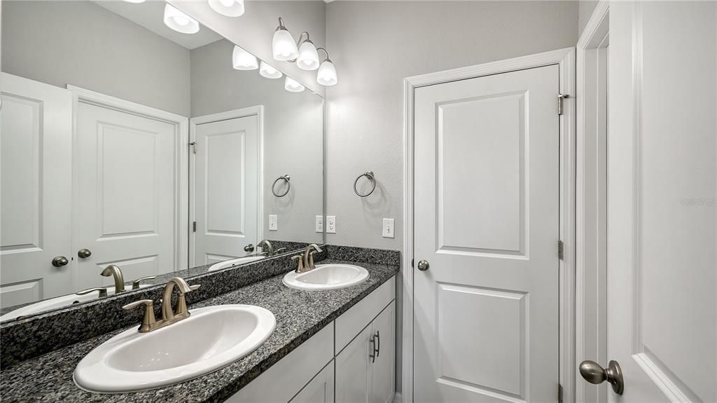 For Sale: $589,000 (4 beds, 3 baths, 2820 Square Feet)