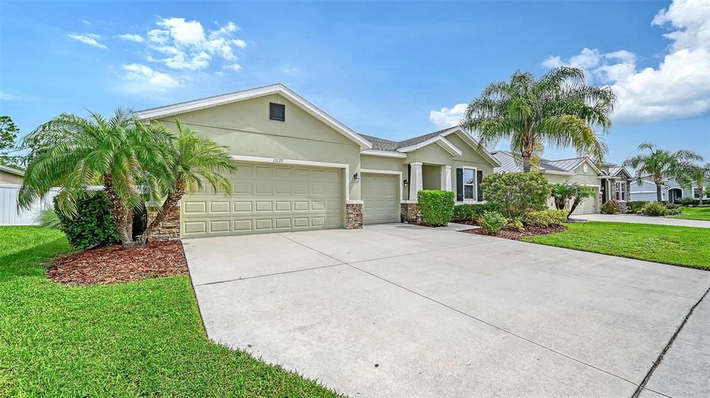 For Sale: $589,000 (4 beds, 3 baths, 2820 Square Feet)