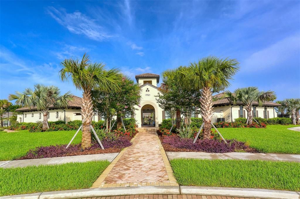 For Sale: $589,000 (4 beds, 3 baths, 2820 Square Feet)