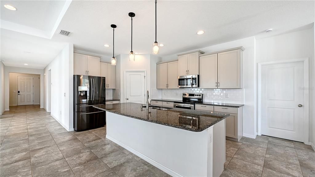 For Sale: $589,000 (4 beds, 3 baths, 2820 Square Feet)