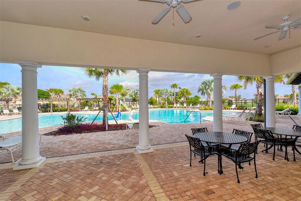 For Sale: $589,000 (4 beds, 3 baths, 2820 Square Feet)