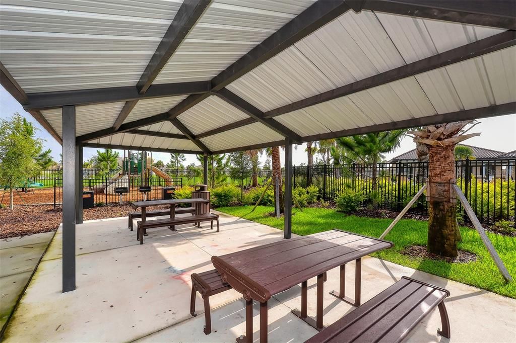 For Sale: $589,000 (4 beds, 3 baths, 2820 Square Feet)