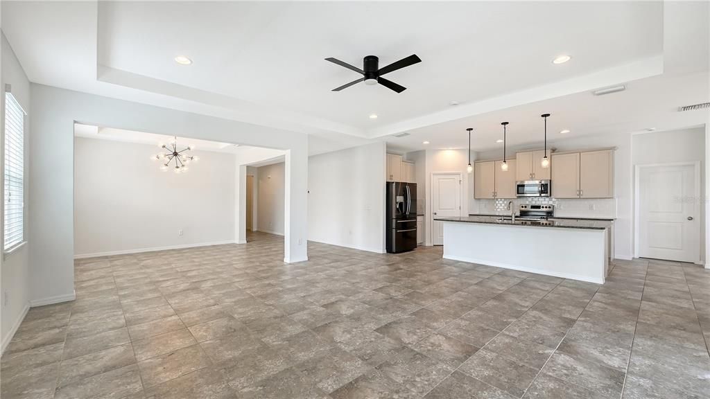 For Sale: $589,000 (4 beds, 3 baths, 2820 Square Feet)
