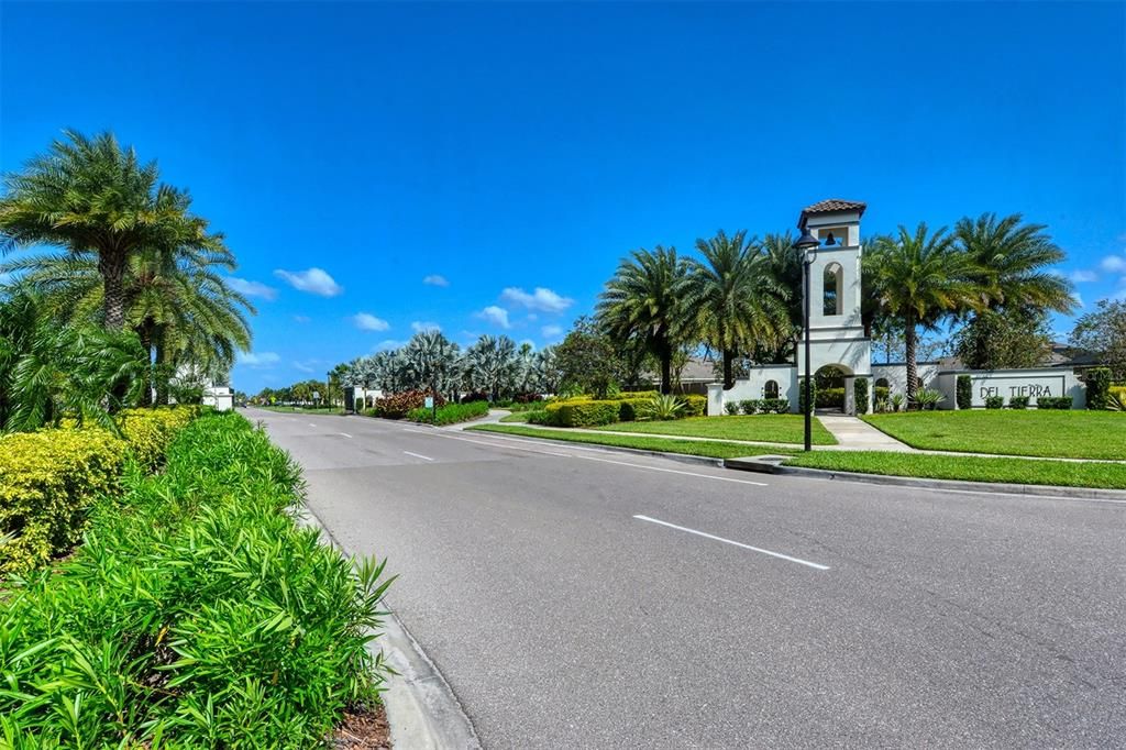 For Sale: $589,000 (4 beds, 3 baths, 2820 Square Feet)