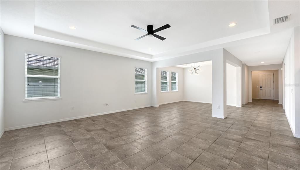 For Sale: $589,000 (4 beds, 3 baths, 2820 Square Feet)