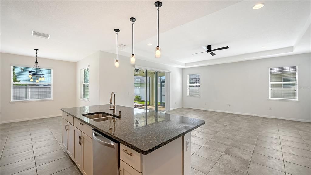 For Sale: $589,000 (4 beds, 3 baths, 2820 Square Feet)