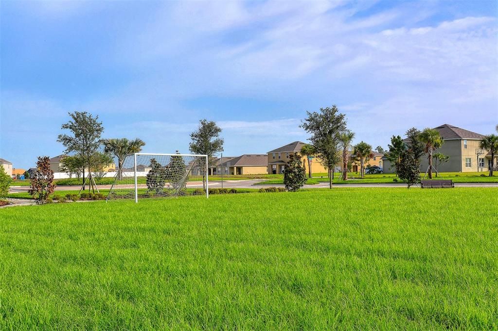 For Sale: $589,000 (4 beds, 3 baths, 2820 Square Feet)