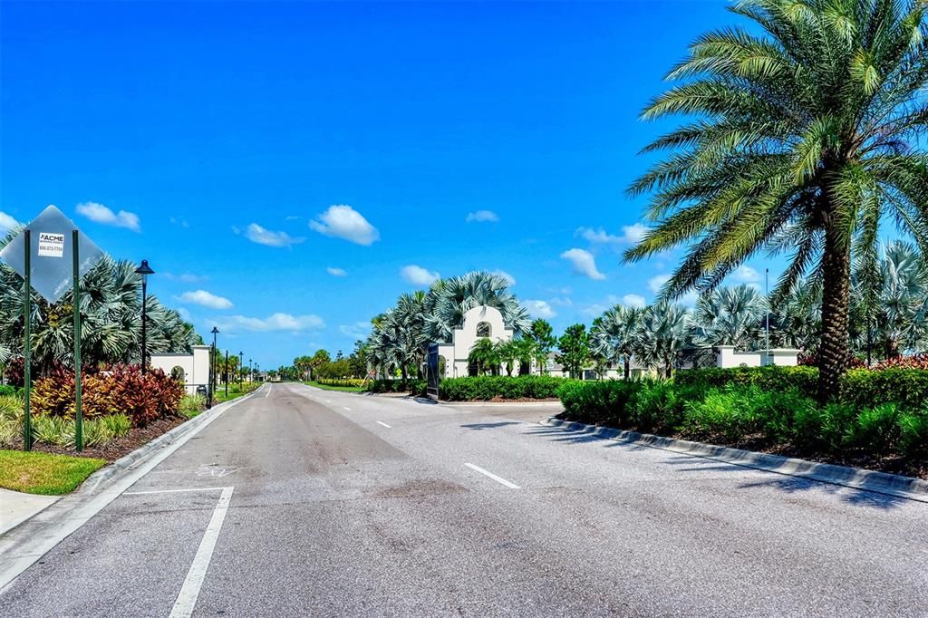 For Sale: $589,000 (4 beds, 3 baths, 2820 Square Feet)