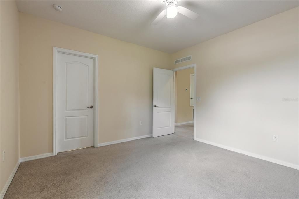For Sale: $418,400 (5 beds, 3 baths, 3152 Square Feet)