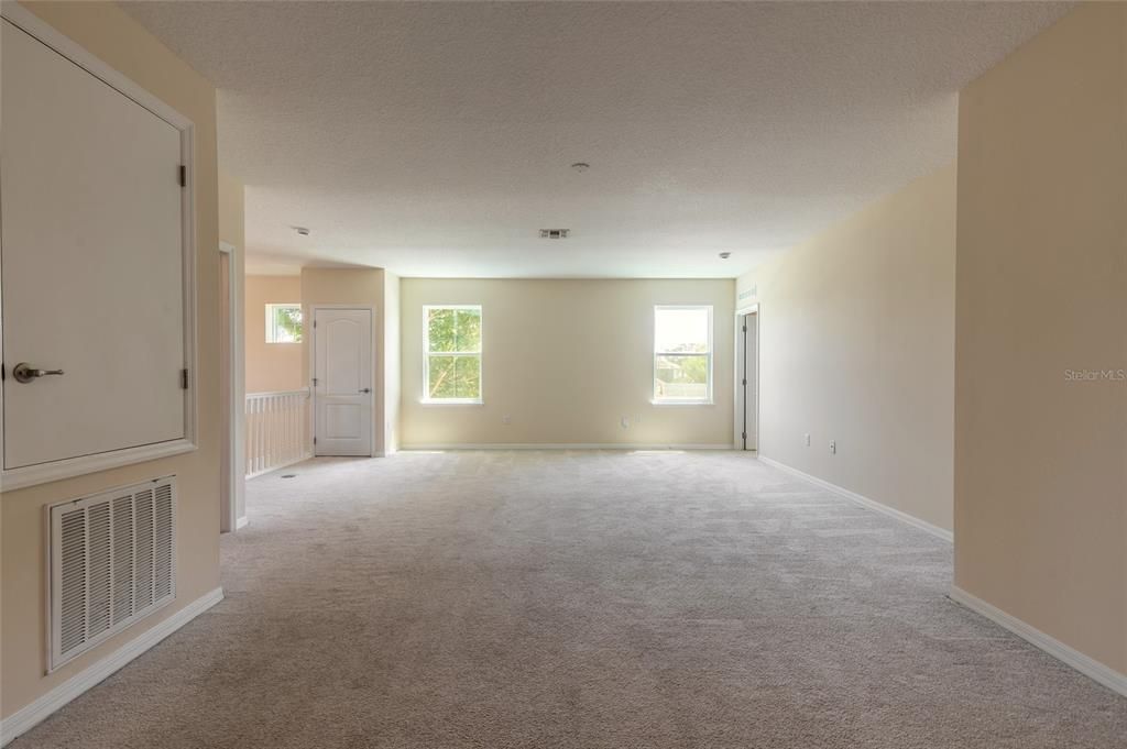 For Sale: $418,400 (5 beds, 3 baths, 3152 Square Feet)