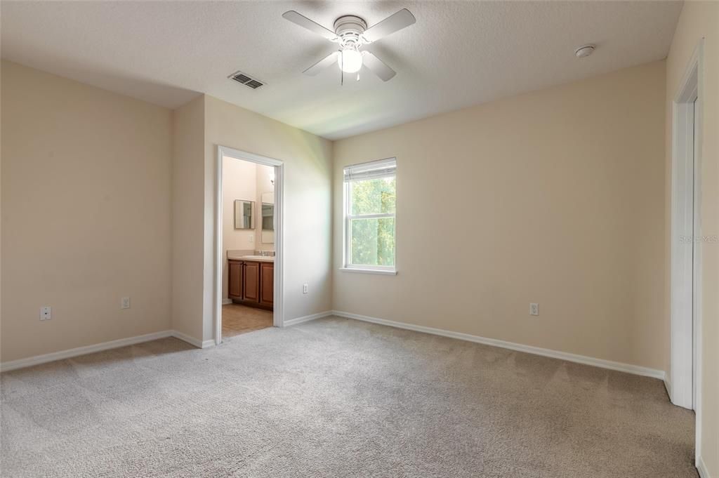 For Sale: $418,400 (5 beds, 3 baths, 3152 Square Feet)