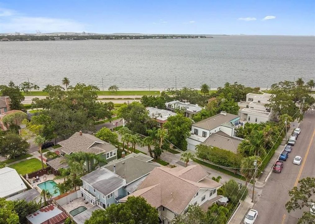 For Rent: $3,200 (1 beds, 1 baths, 1000 Square Feet)