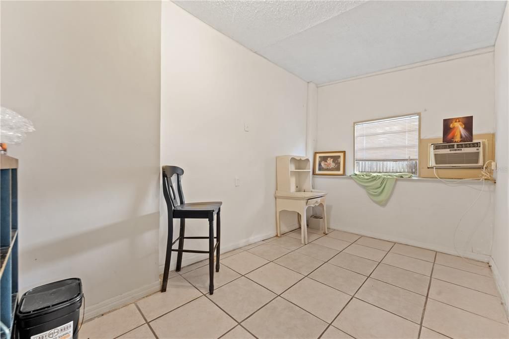 En Venta: $399,999 (3 camas, 2 baños, 1028 Pies cuadrados)