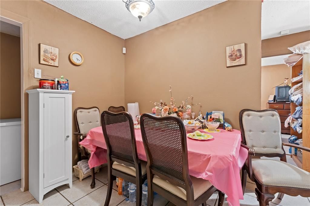 En Venta: $399,999 (3 camas, 2 baños, 1028 Pies cuadrados)