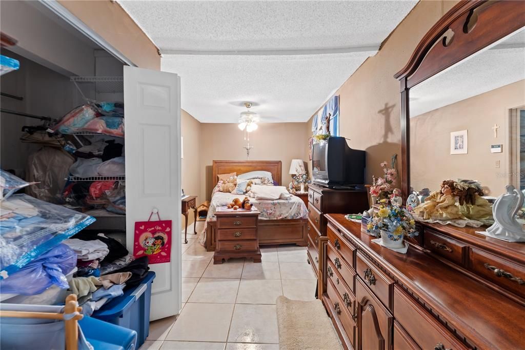 En Venta: $399,999 (3 camas, 2 baños, 1028 Pies cuadrados)