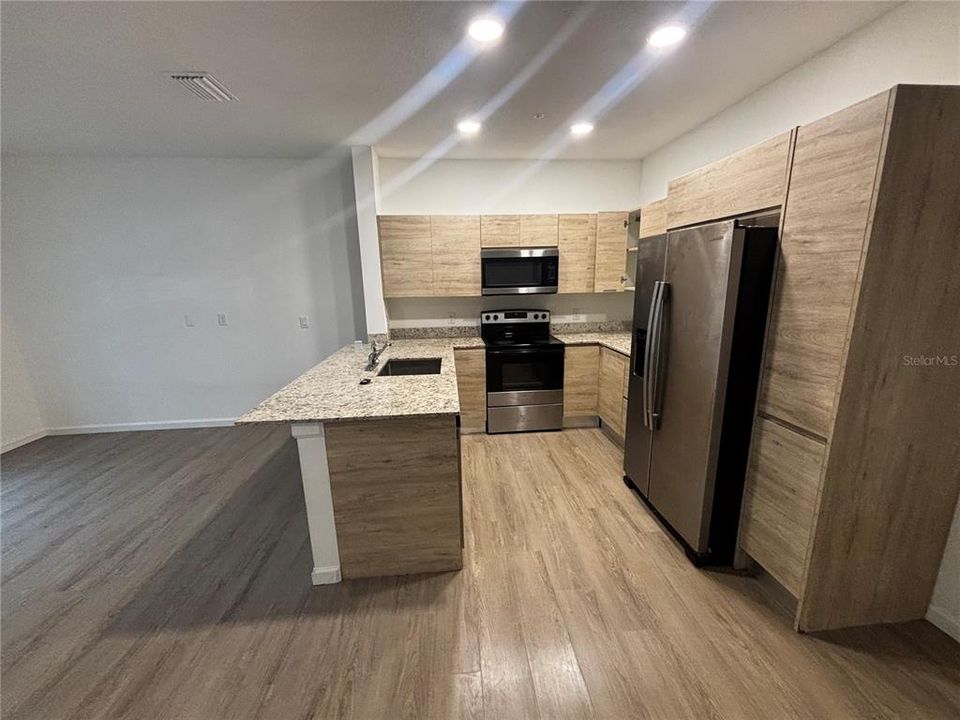 En Renta: $2,150 (3 camas, 2 baños, 1687 Pies cuadrados)