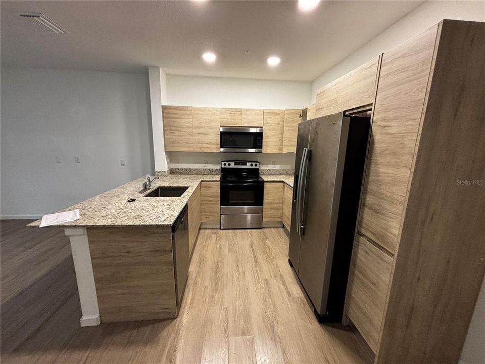 En Renta: $2,150 (3 camas, 2 baños, 1687 Pies cuadrados)