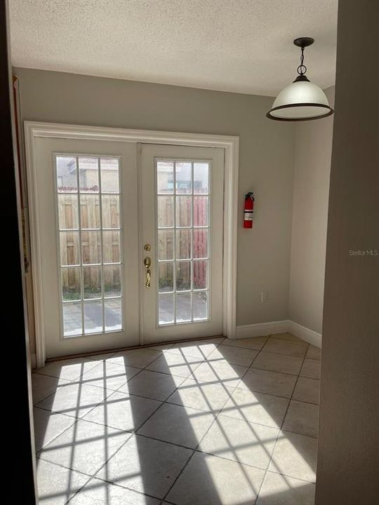 В аренду: $1,795 (3 спален, 2 ванн, 1307 Квадратных фут)