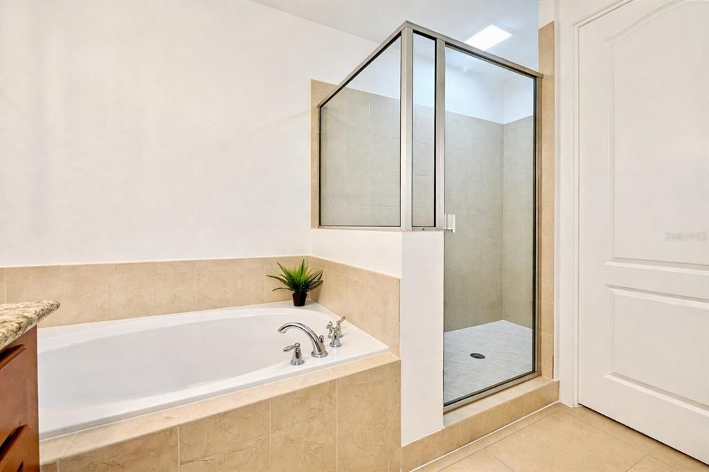 В аренду: $2,700 (3 спален, 2 ванн, 1698 Квадратных фут)
