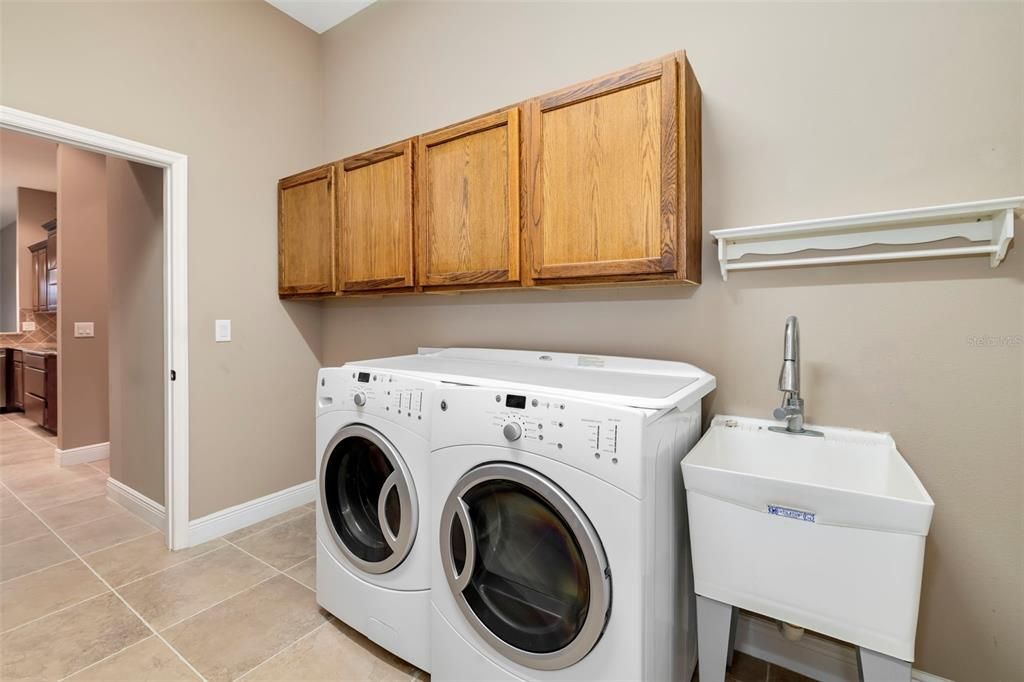 For Sale: $1,250,000 (4 beds, 3 baths, 3104 Square Feet)