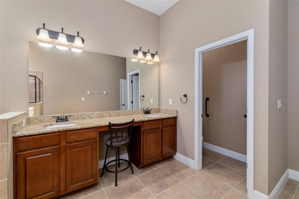 For Sale: $1,250,000 (4 beds, 3 baths, 3104 Square Feet)