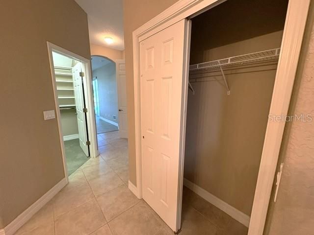 En Renta: $2,495 (3 camas, 2 baños, 1860 Pies cuadrados)