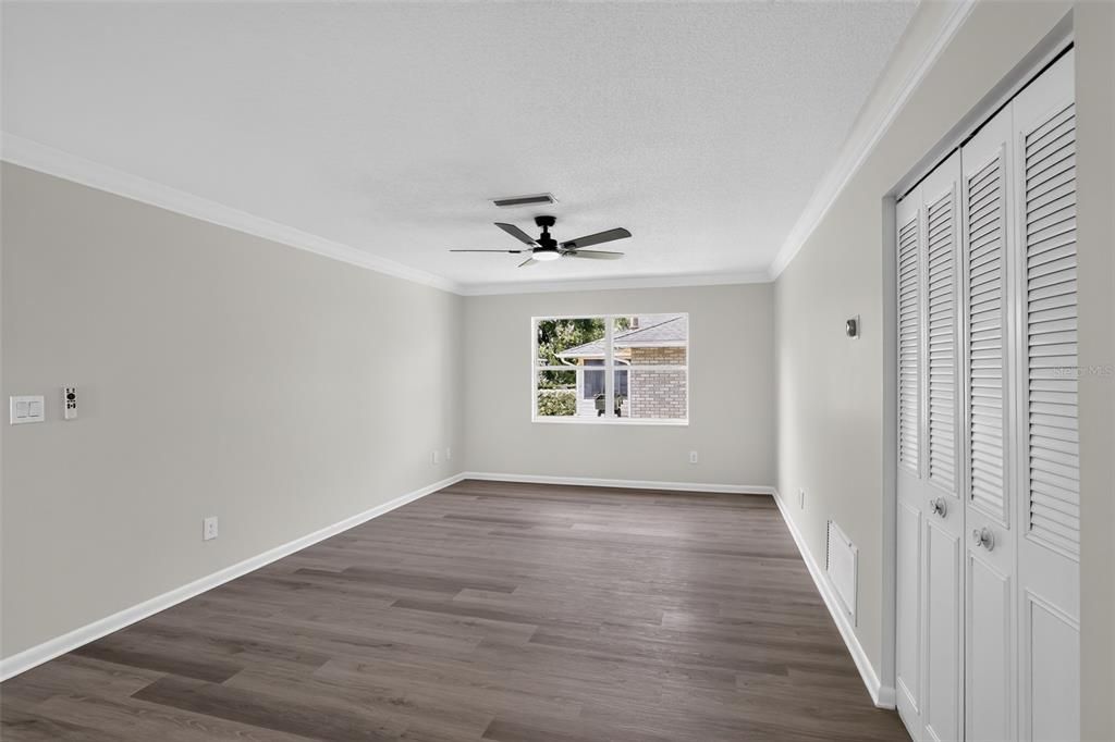 For Sale: $299,900 (3 beds, 2 baths, 1679 Square Feet)