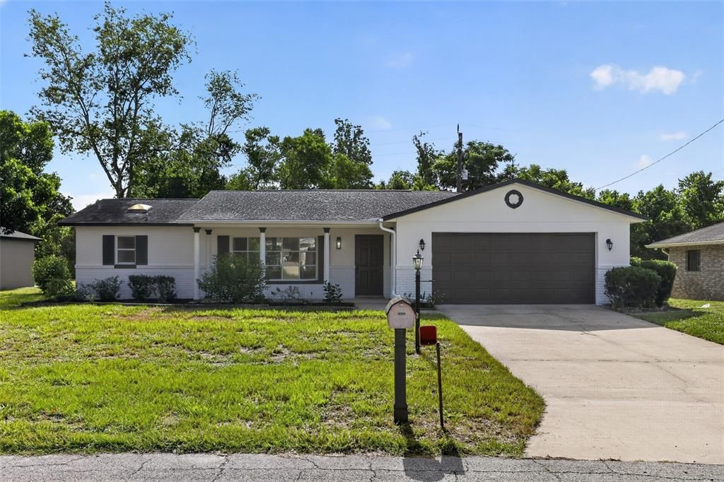 For Sale: $299,900 (3 beds, 2 baths, 1679 Square Feet)