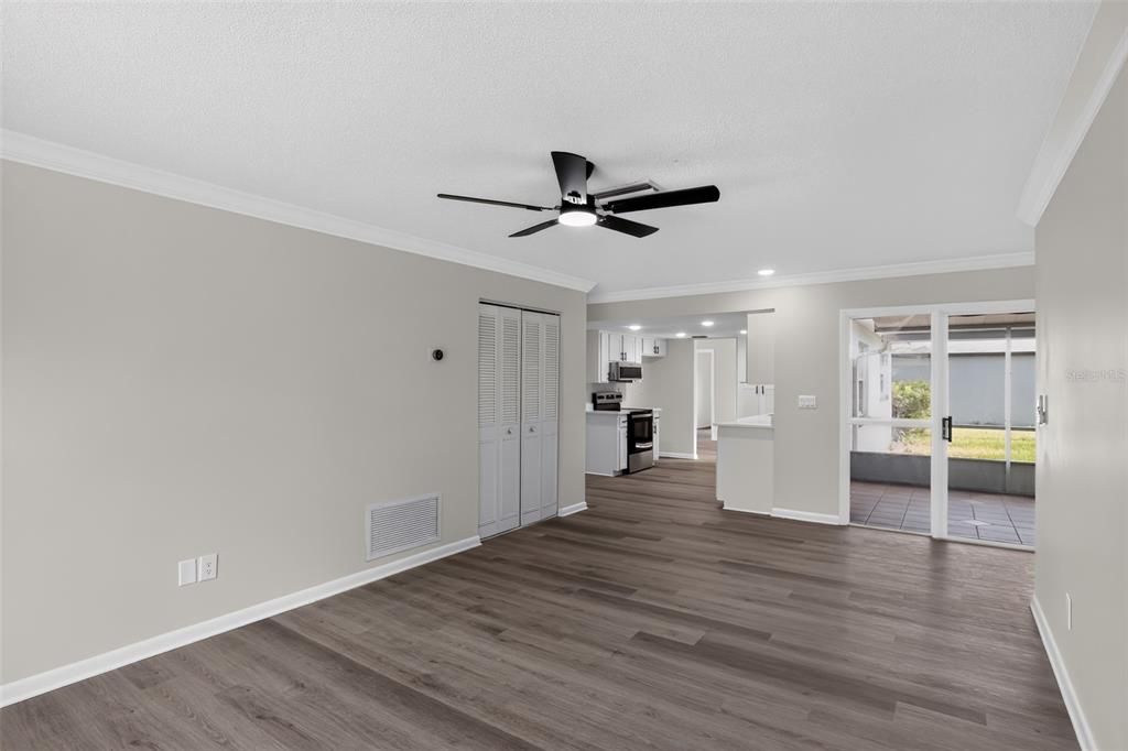 For Sale: $299,900 (3 beds, 2 baths, 1679 Square Feet)