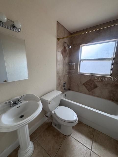 For Sale: $195,000 (2 beds, 1 baths, 709 Square Feet)