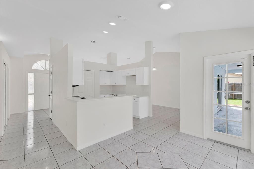 En Venta: $479,900 (3 camas, 2 baños, 1583 Pies cuadrados)