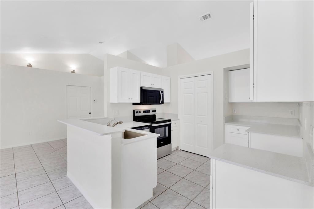 En Venta: $479,900 (3 camas, 2 baños, 1583 Pies cuadrados)