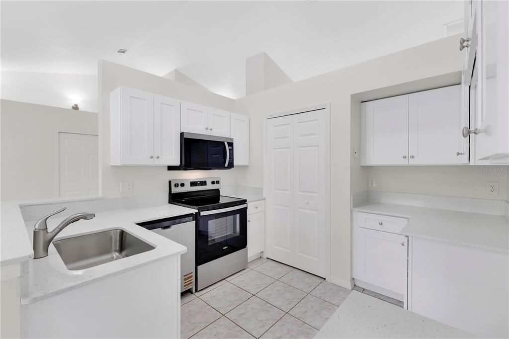 En Venta: $479,900 (3 camas, 2 baños, 1583 Pies cuadrados)