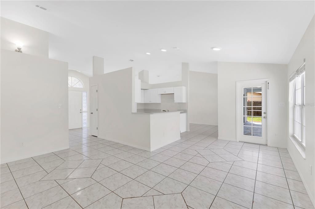 En Venta: $479,900 (3 camas, 2 baños, 1583 Pies cuadrados)